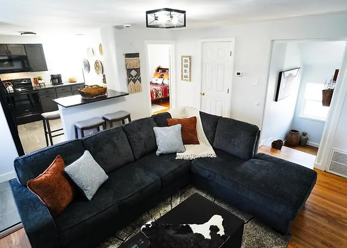 Well-located Near Downtown District Holiday home